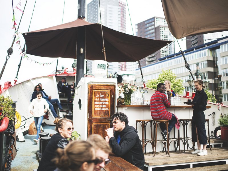 Stomende Hottug & Diner op Schip | Rotterdam
